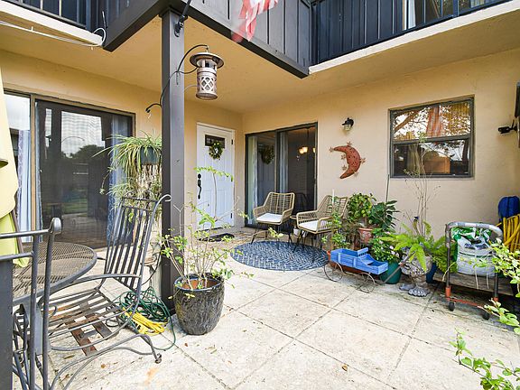 4th image of 4862 Alder Dr APT A