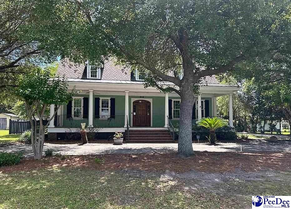 1st image of 518 Country Club Dr