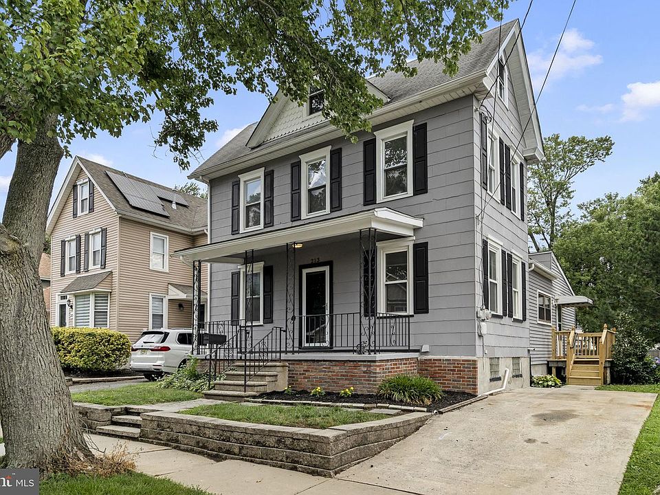 1st image of 213 Chestnut St