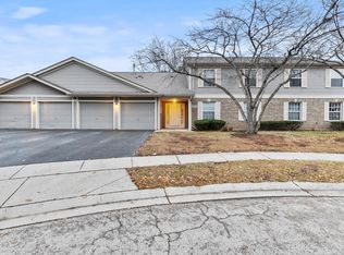 1106 Stratford Ct APT C, Elgin, IL 60120