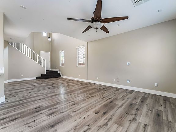 4th image of 10667 Mann St