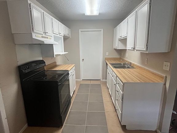 2nd image of 5202 Village Hvn