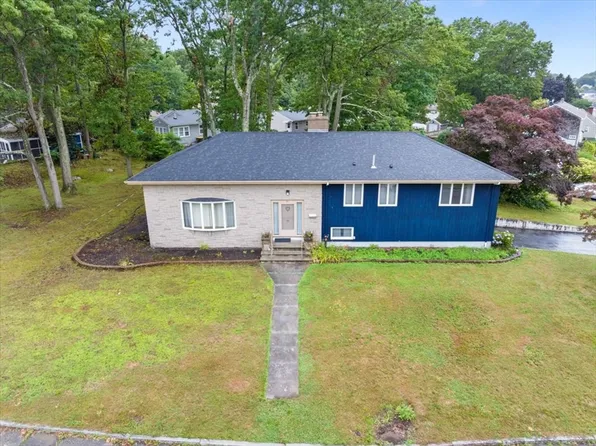 44 Fenmore St, Fall River, MA 02723