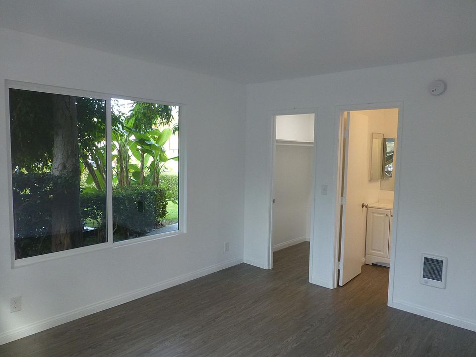 1st image of 501 N Venice Blvd APT 19