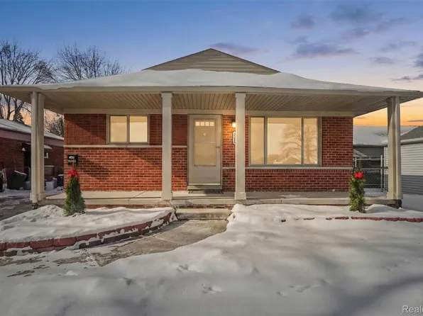 28409 Rockwood St, Saint Clair Shores, MI 48081