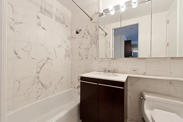 Rented by CORE | media 28