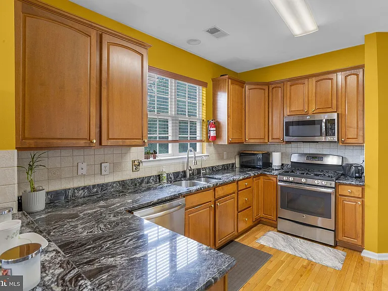 16 Cardiff Ct — Photo 16