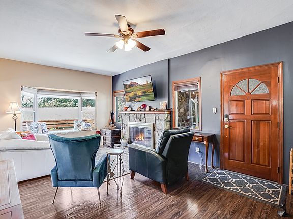 5th image of 1212 SE Oak Grove Blvd