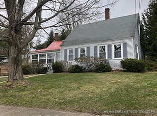 33 Riverview St, Farmingdale, ME 04344