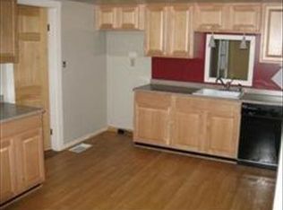 6 Hill St, Hopkinton, MA 01748