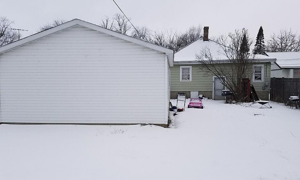 2nd image of 2109 Ezra Ave