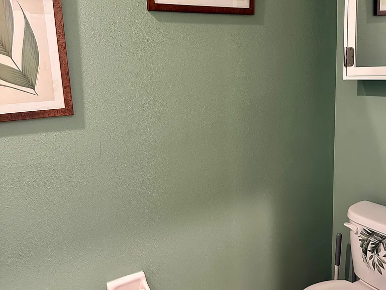 Shared half bath 1st floor