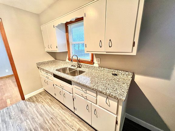 5th image of 350 Kenyon Dr