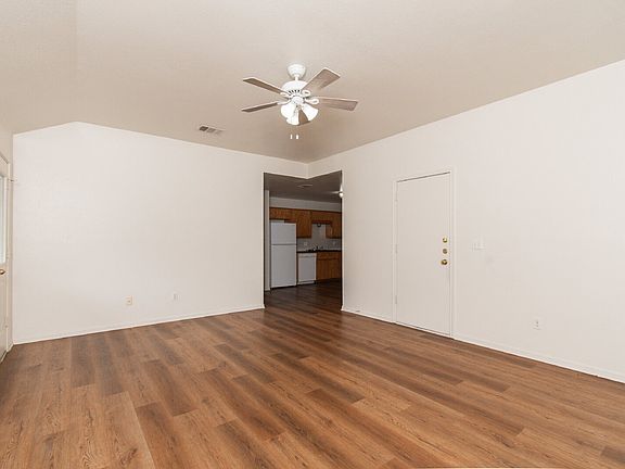 3rd image of 1606 Yuma Trl #A