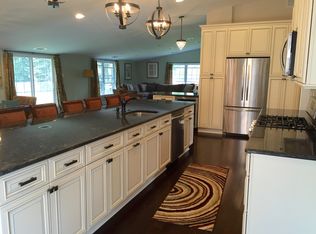 1670 Cavan Dr, Dresher, PA 19025