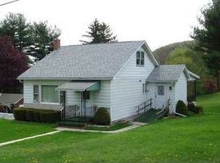12 Lower Rd, Tamaqua, PA 18252