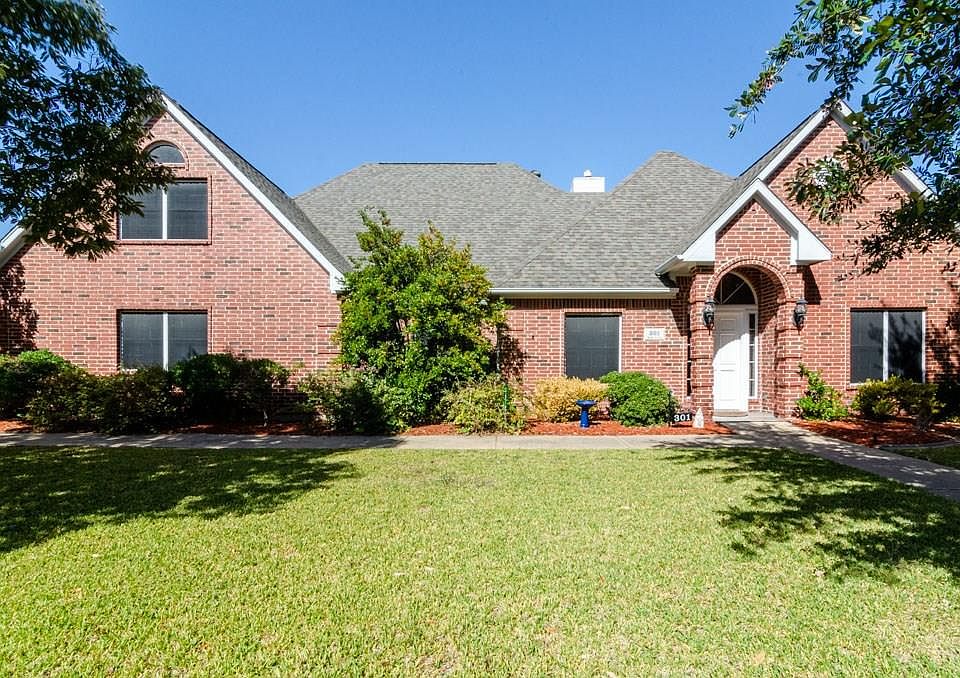 1st image of 301 Rushcreek Dr
