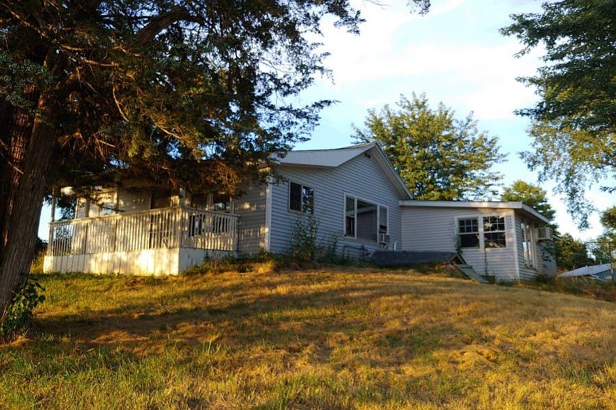 524 Oak St, Atalissa, IA 52720 Zillow