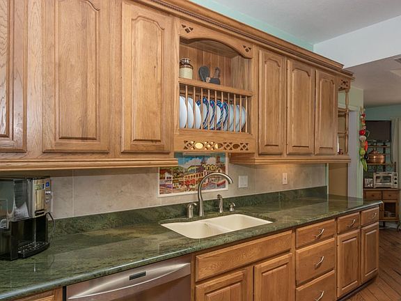 4th image of 6811 N Deone Ln