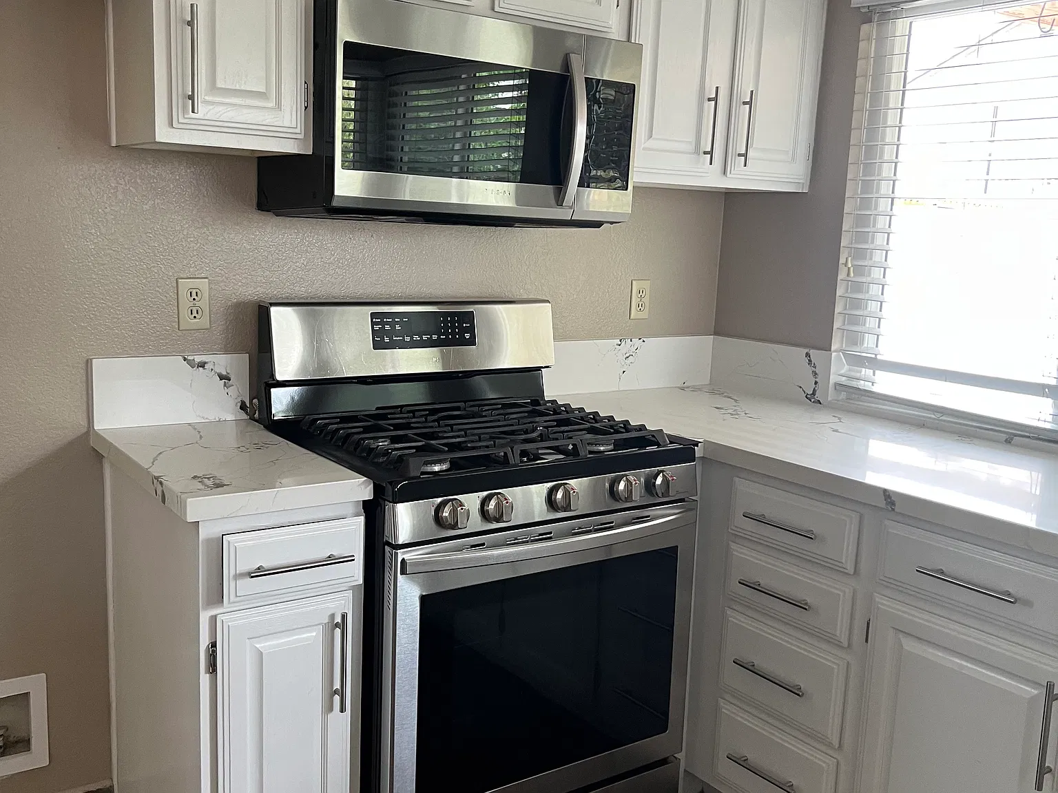 3 bed, 2.5 bath, 1520 sqft, $3,200 — Photo 3