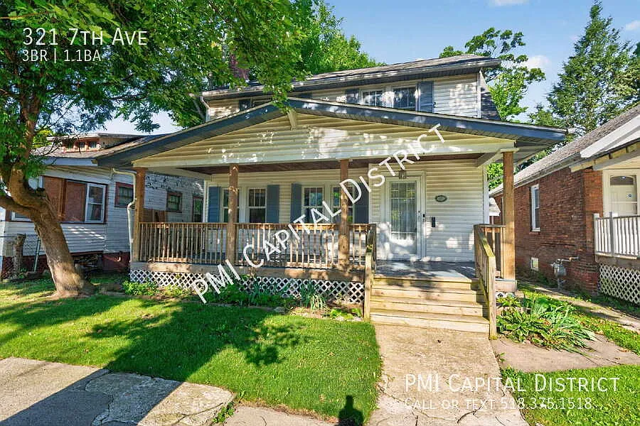 Beautifully Updated 3-Bedroom, 1.5-Bath Single-Family Home with Two-Car Garage, Private, Fenced B... — Photo 3