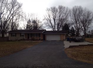 145 Shore Dr SW, Edwardsville, IL 62025