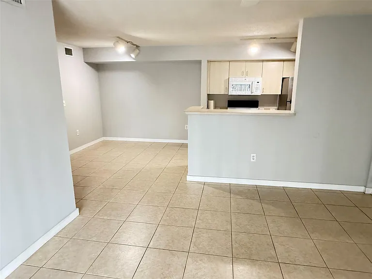 11165 SW 6th St #204 — Photo 4