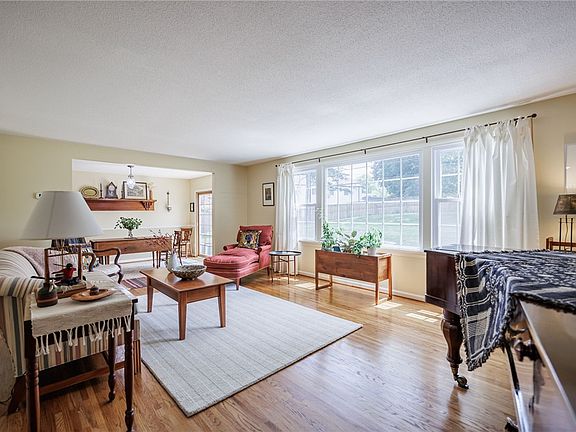 5th image of 54 Parkridge Dr