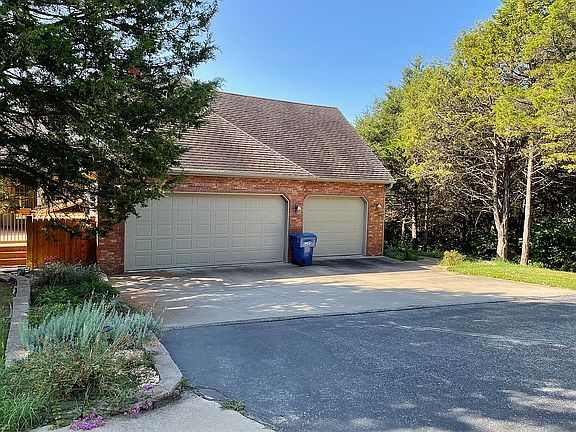 4th image of 330 River Rock Rd