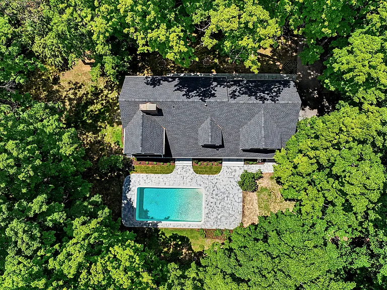 403 Stanwich Rd — Photo 4