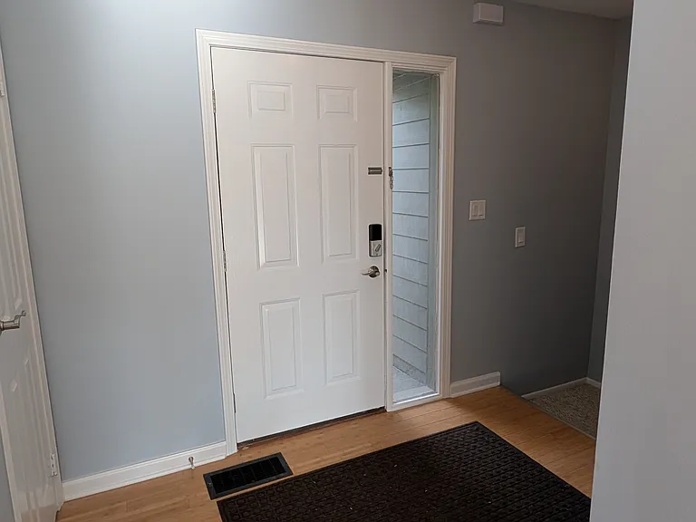 721 Skynob Dr — Photo 3