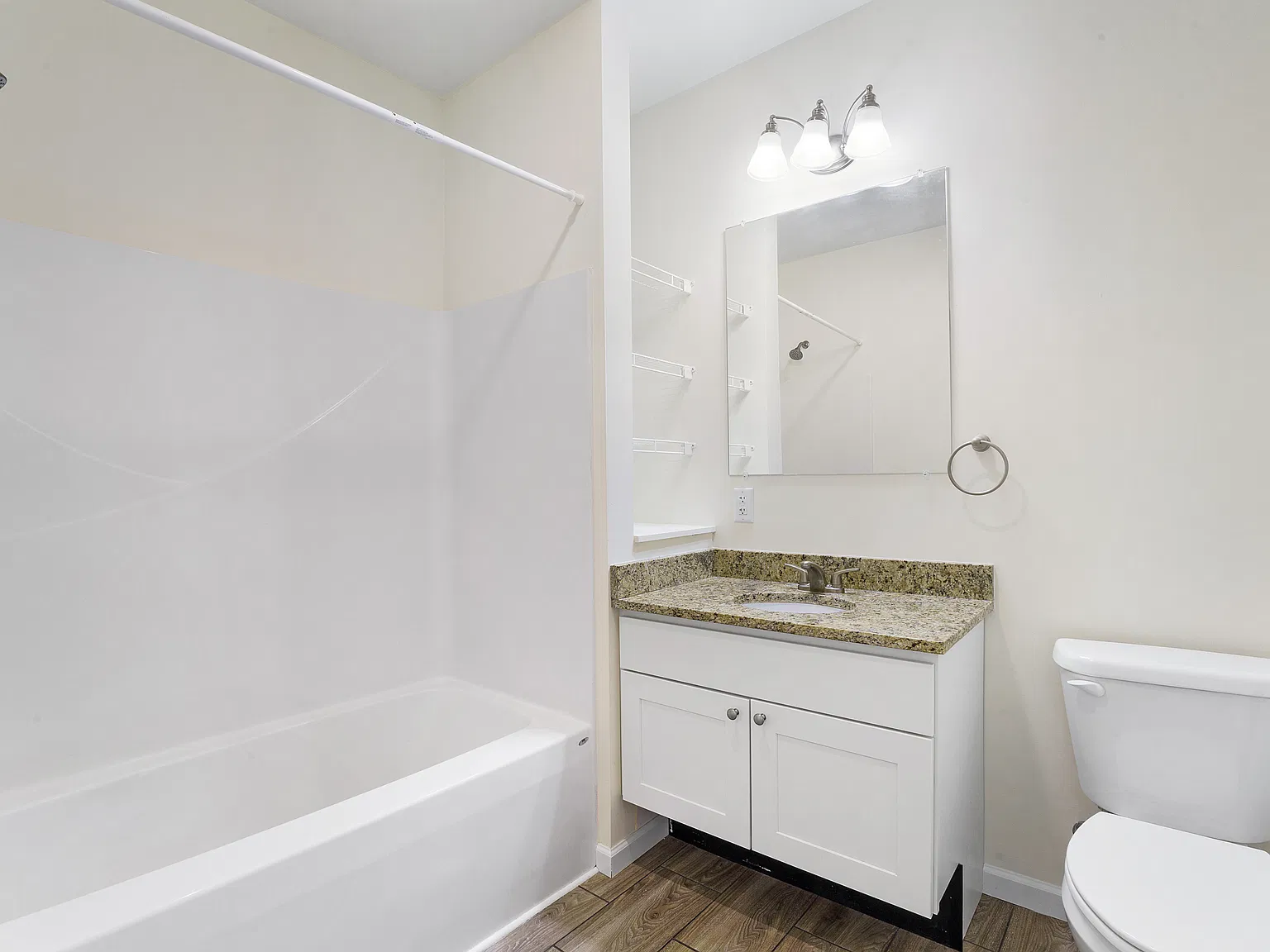 1 bed, 700 sqft, $2,300 — Photo 1