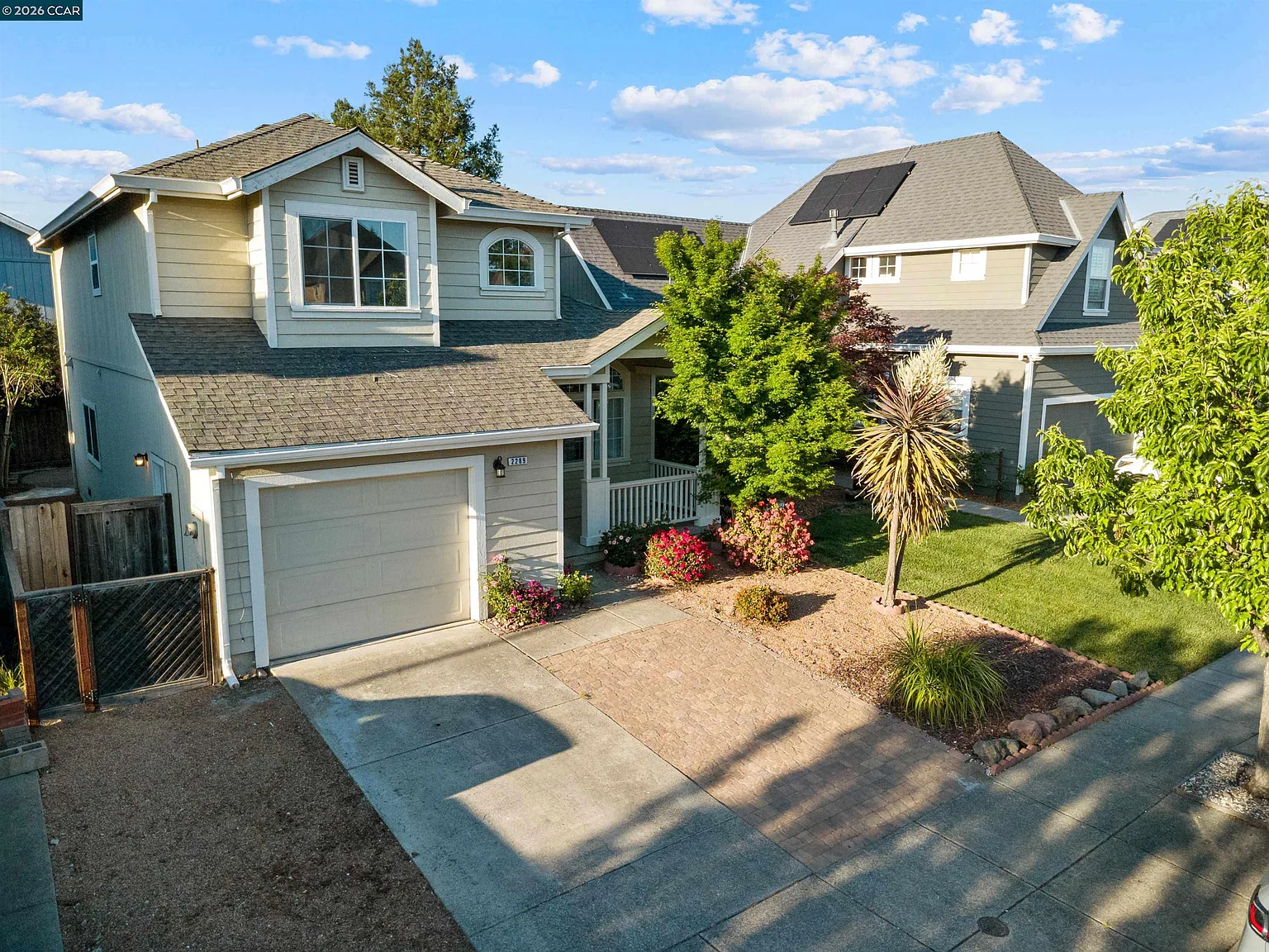 2289 Claiborne Cir photo 1
