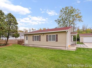2554 Breton Rd SE, Grand Rapids, MI 49546
