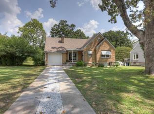 633 Oak Ridge Dr, Neosho, MO 64850