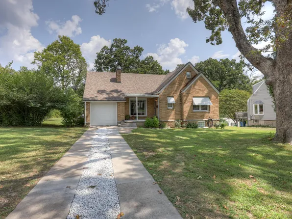 633 Oak Ridge Drive, Neosho, MO 64850