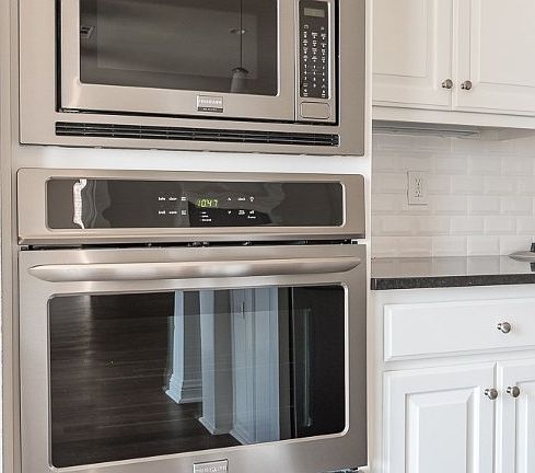 3rd image of 5807 SW Hyde Park