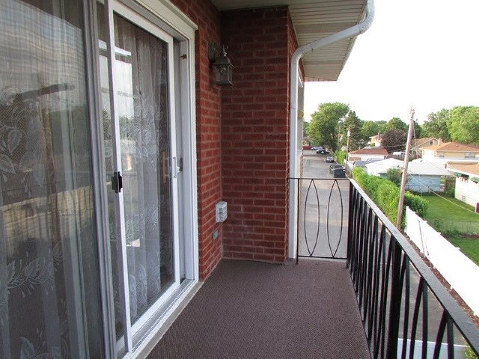 2nd image of 4750 W 101st St
