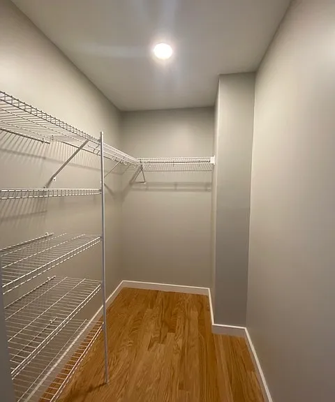 Moran Square Apartments — Photo 1