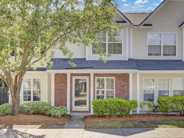 302 Elm Hall Cir, Summerville, SC 29483