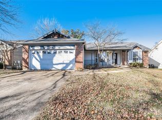 628 Bugle Run Dr, Florissant, MO 63034