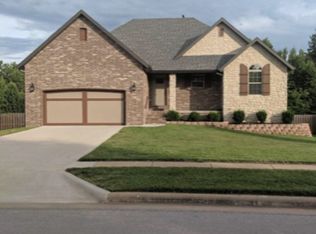 3296 S Ashley Ave, Springfield, MO 65809