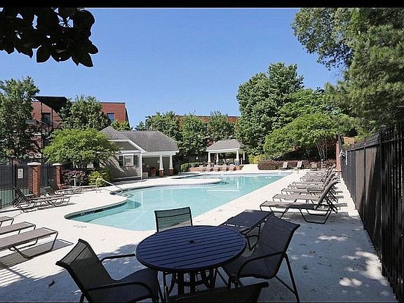4th image of 1842 Liberty Ln