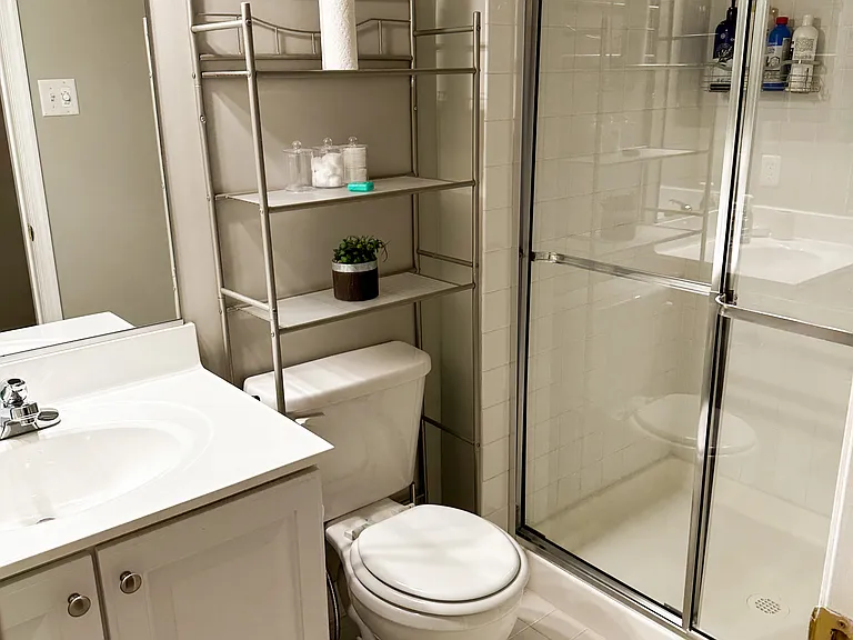 Full bath in basement