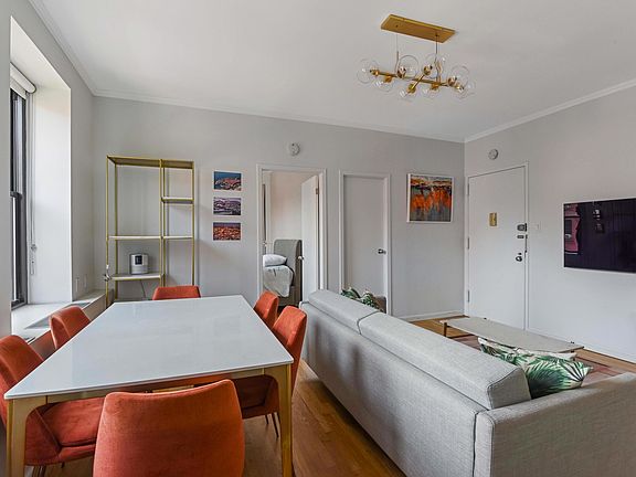 4th image of 104 W 70th St APT 4F