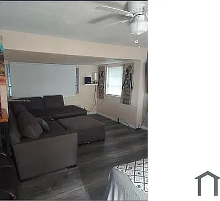 2671 SW 54th Pl — Photo 1
