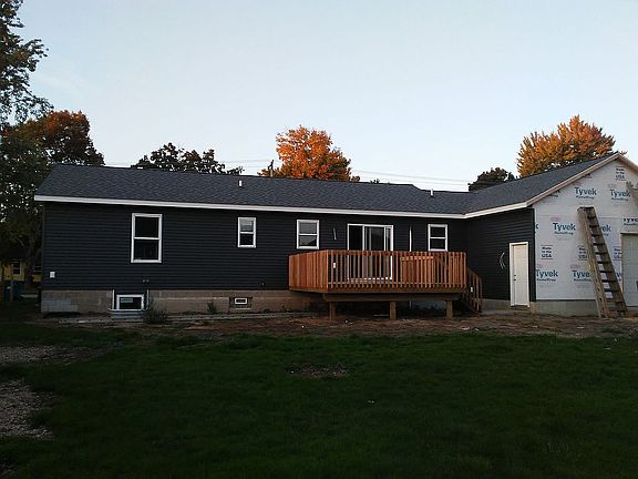 3rd image of 36 Morning Glory St SW