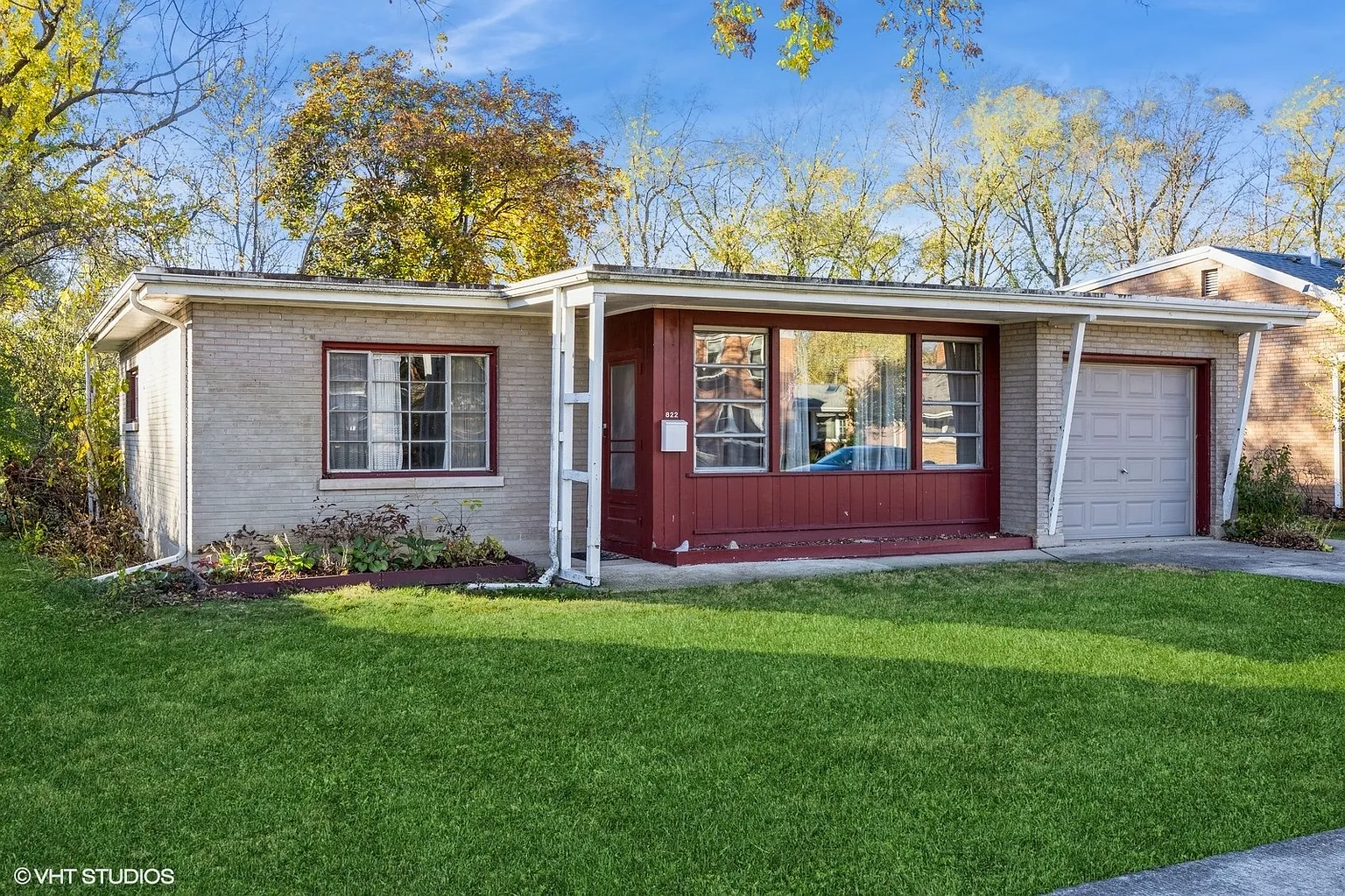 822 Beach Ave photo 1