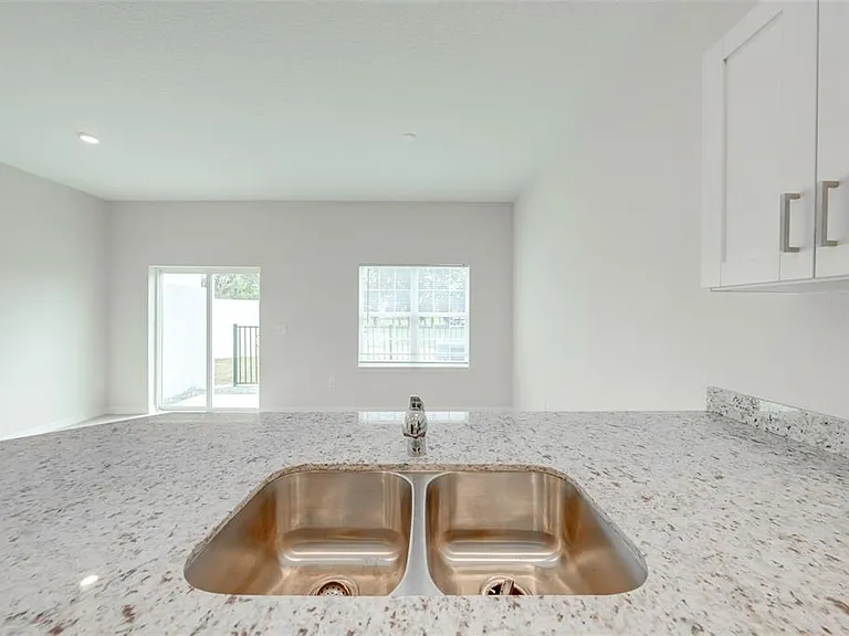2139 Penny Ln — Photo 5