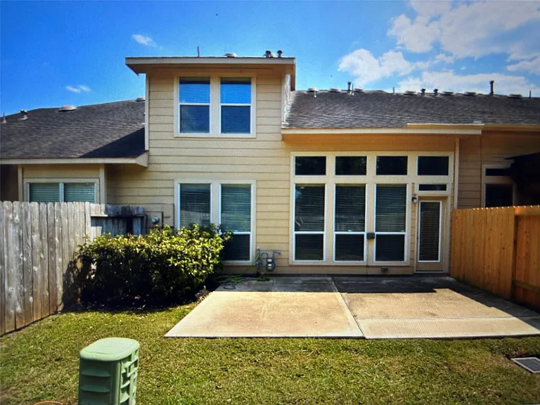 8911 Silent Willow Ln — Photo 5